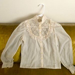 ~1980 vintage Gunne Sax high collar, long sleeve blouse excellent condition